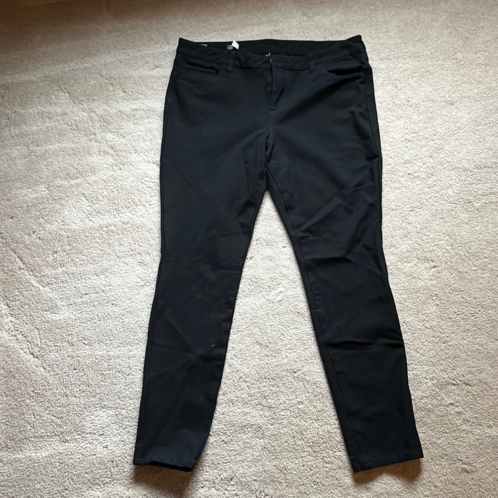 Black Kut from the Kloth toothpick stretch skinny jeans